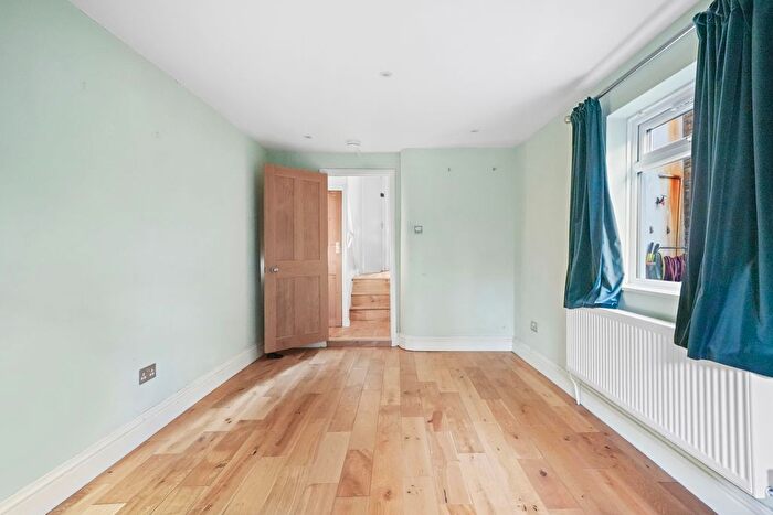 1 Bedroom Flat For Sale In Palatine Road, London, N16
