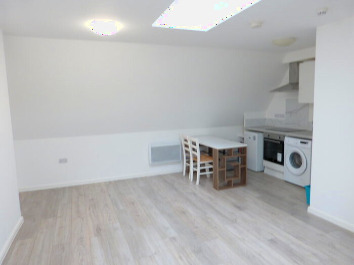 1 Bedroom Flat To Rent In Golders Green Road, London, NW11