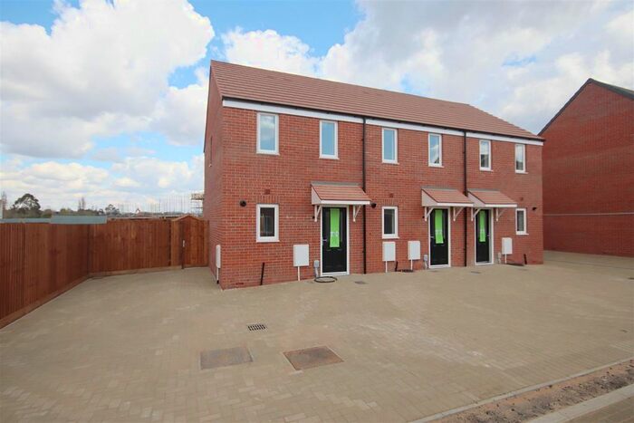 2 Bedroom Property To Rent In Otter Way, Clacton-On-Sea, CO16