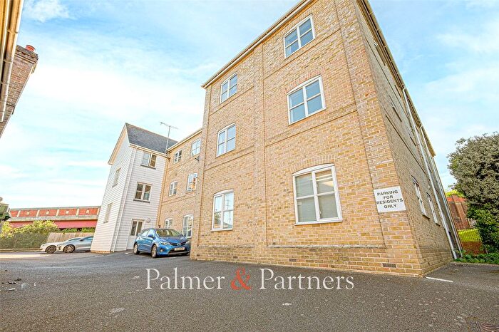 3 Bedroom Flat To Rent In Capstan Place, Colchester, Essex, CO4
