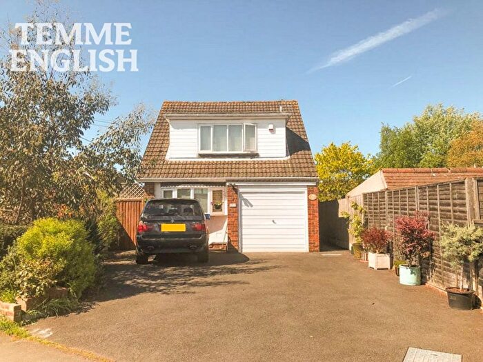 3 Bedroom Detached House For Sale In Swan Lane, Wickford, SS11