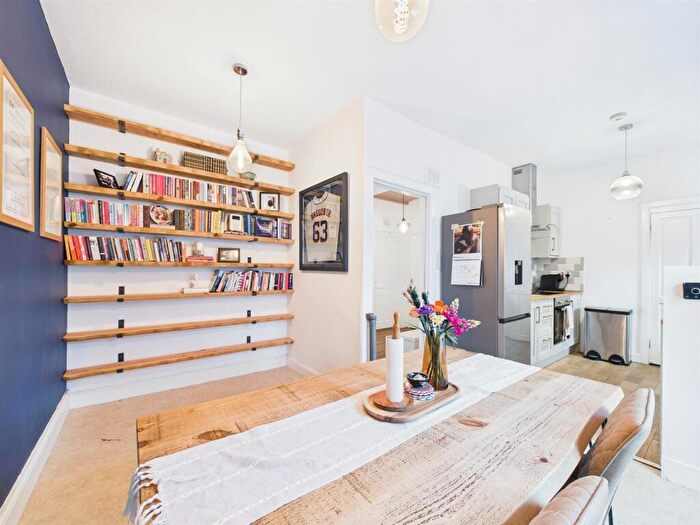 2 Bedroom Maisonette For Sale In Priory Place, Perth, PH2