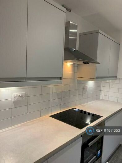 1 Bedroom Flat To Rent In Adrian Square, Westgate-On-Sea, CT8