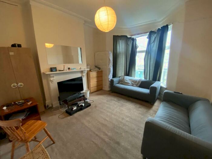 6 Bedroom House To Rent In Woodville Road, Cathays, CF24