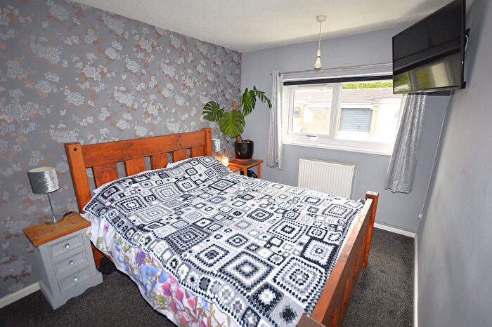 3 Bedroom Terraced House For Sale In Lon Ceirios, Newtown, Powys, SY16