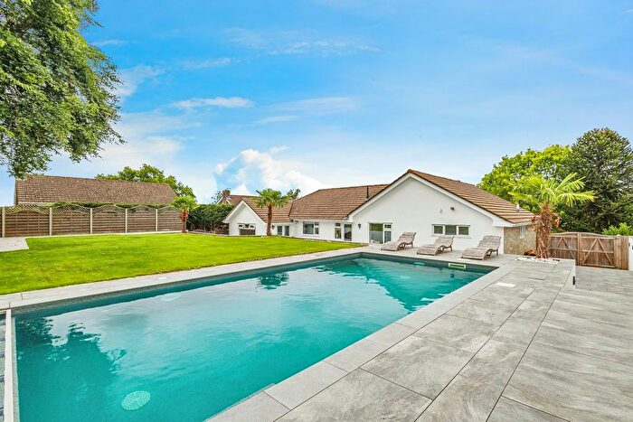 4 Bedroom Detached Bungalow For Sale In Frost Hill, Yatton, Bristol, BS49