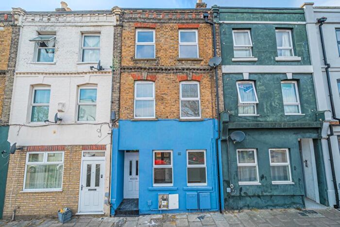 2 Bedroom Flat For Sale In Wastdale Road, Forest Hill, London, SE23