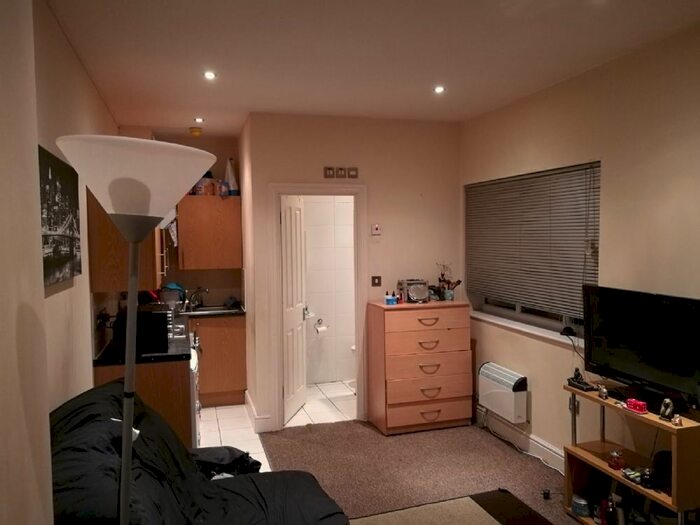 Studio To Rent In Queens Road, Wallington, SM6