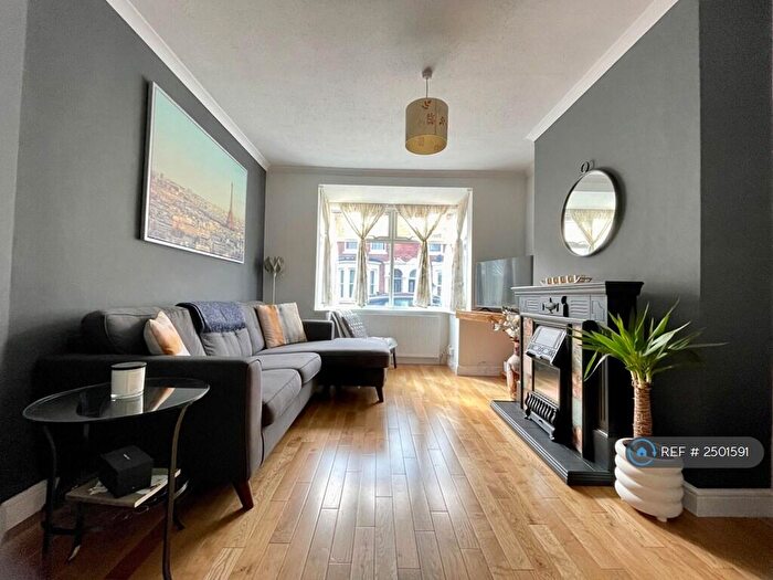 3 Bedroom Semi-Detached House To Rent In Loyd Road, Northampton, NN1