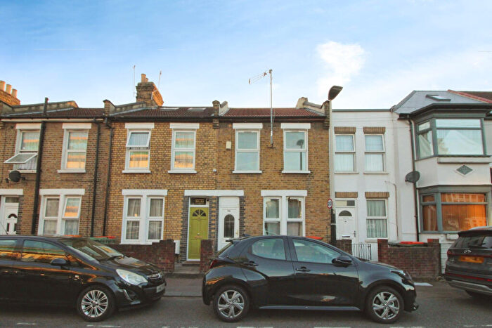 3 Bedroom Terraced House To Rent In Wellington Road, Forest Gate, E7