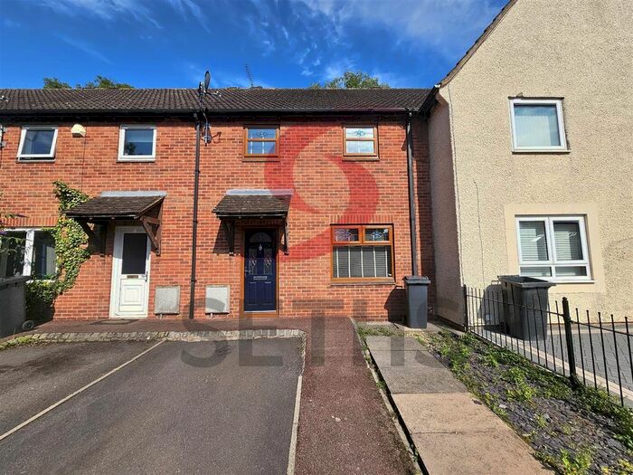 2 Bedroom Terraced House For Sale In Blue Gates Road, Leicester, LE4