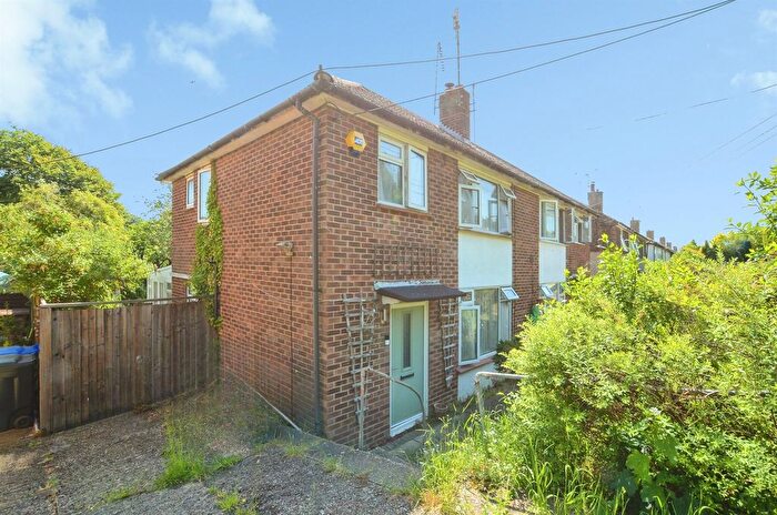 3 Bedroom Semi Detached House For Sale In Glenister Road, Chesham, HP5