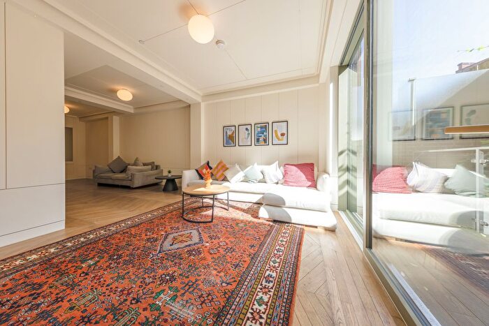 5 Bedroom Flat To Rent In London, NW1