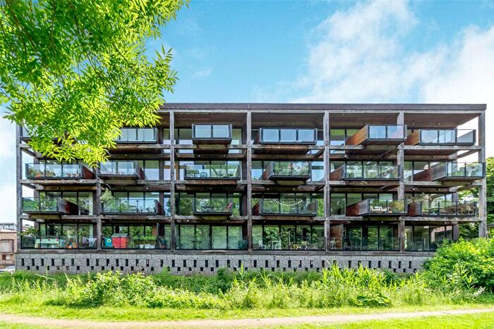 1 Bedroom Apartment To Rent In The Oak Building, Kingfisher Way, Cambridge, CB2