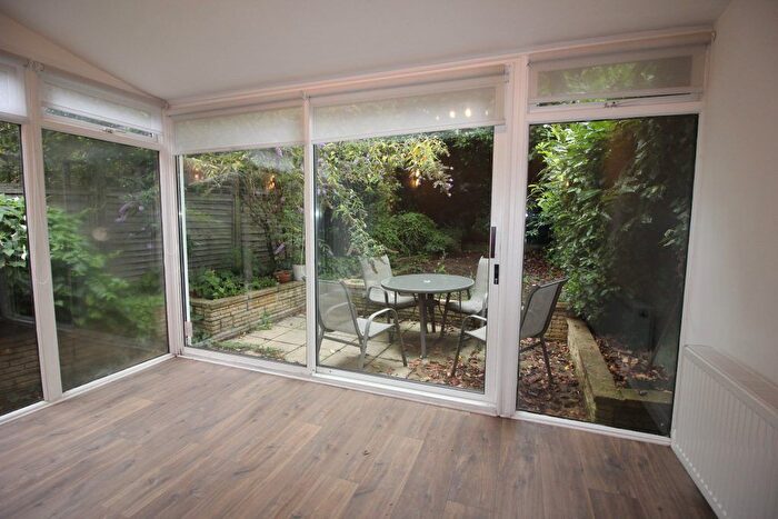2 Bedroom Flat To Rent In Cavendish Avenue, London, N3