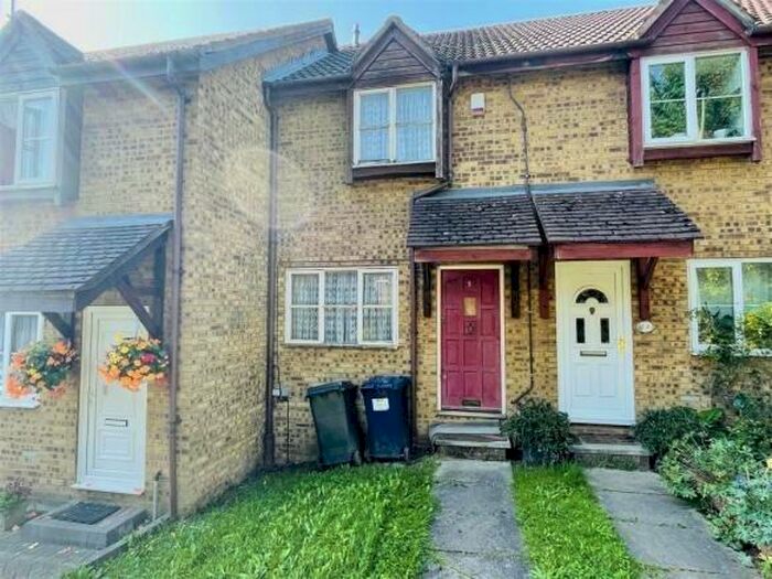 4 Bedroom Property To Rent In Snowdon Drive, London, NW9