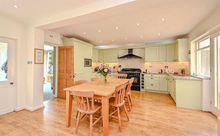 4 Bedroom Cottage For Sale In Sunnyside, Bell Lane, Barton Under Needwood, DE13