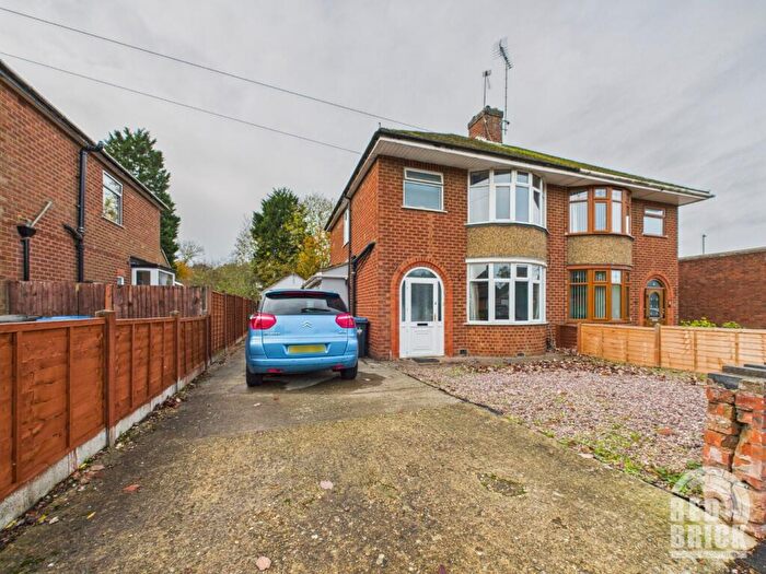 3 Bedroom Semi Detached House To Rent In Lytham Road, Rugby, CV22