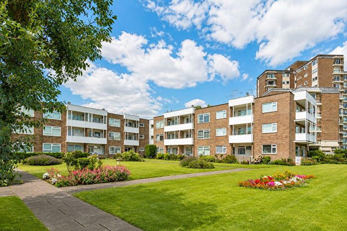 2 Bedroom Flat For Sale In The Esplanade, Frinton-On-Sea, CO13