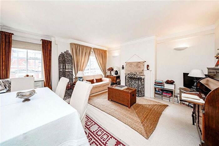2 Bedroom Flat For Sale In Kings Court North, London, SW3