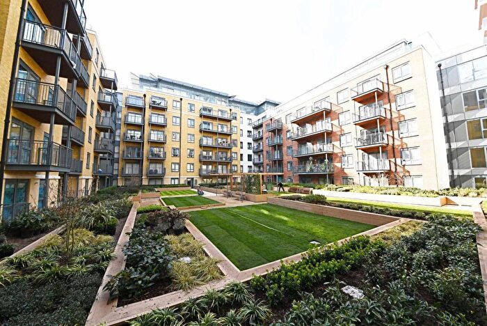 2 Bedroom Flat To Rent In Beaufort Square, Colindale, NW9