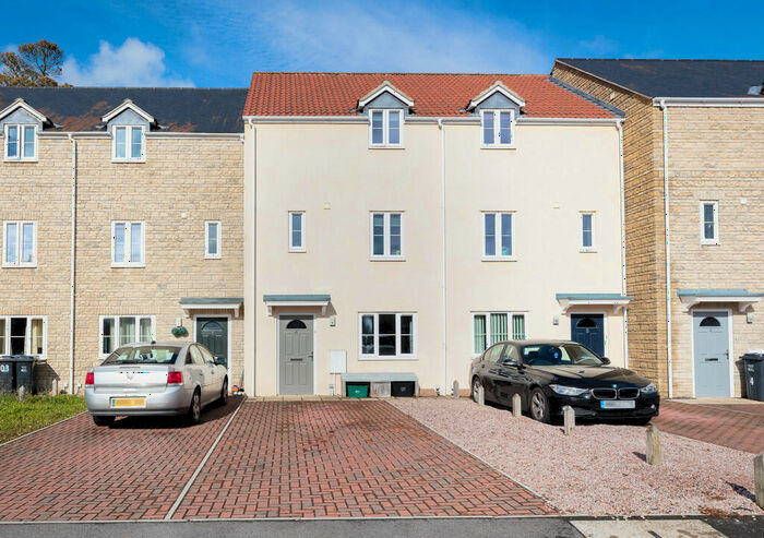 4 Bedroom Town House To Rent In The Sidings, Shepton Mallet, BA4