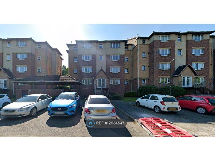 2 Bedroom Flat To Rent In Burnvale, Livingston, EH54