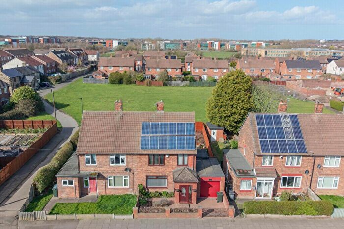 3 Bedroom Semi Detached House For Sale In Wheatfield Grove, Longbenton, NE12