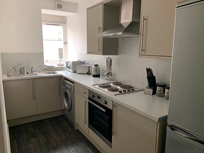 2 Bedroom Flat To Rent In Rosefield Street, West End, Dundee, DD1