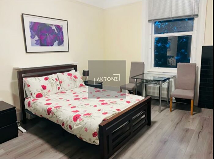 1 Bedroom Studio To Rent In Warwick Road, Earls Court, London, SW5