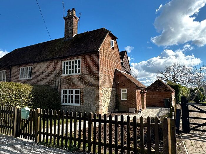 2 Bedroom Cottage To Rent In West Street, Hothfield, Ashford, TN26