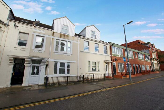 1 Bedroom Flat To Rent In Milton Rd, Town Centre, SN1