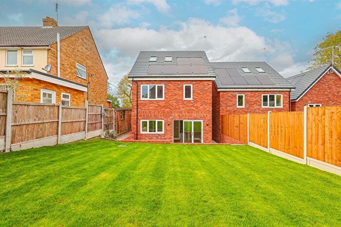 4 Bedroom Detached House For Sale In Down Hall Road, Rayleigh, SS6