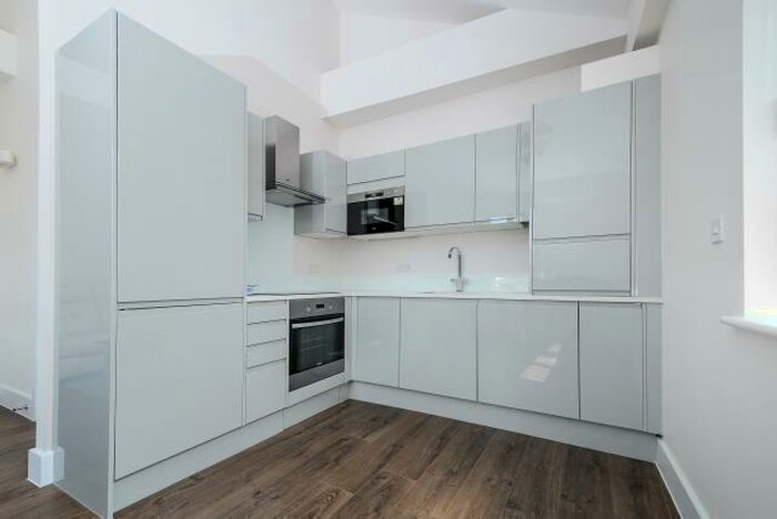 2 Bedroom Apartment To Rent In Maidenhead, Berkshire, SL6