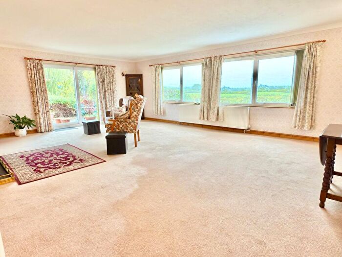 5 Bedroom Bungalow For Sale In Fleet Lane, Twyning, Tewkesbury, GL20