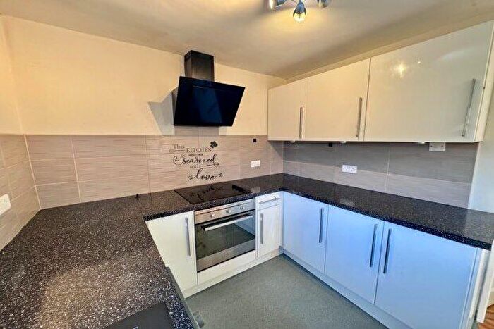 2 Bedroom Flat To Rent In Malcolm Close, Nottingham, NG3