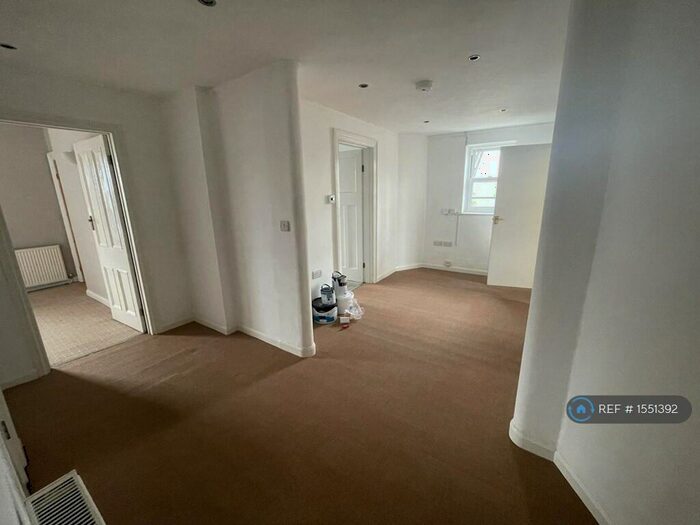 3 Bedroom Flat To Rent In Molesworth Street, Wadebridge, PL27