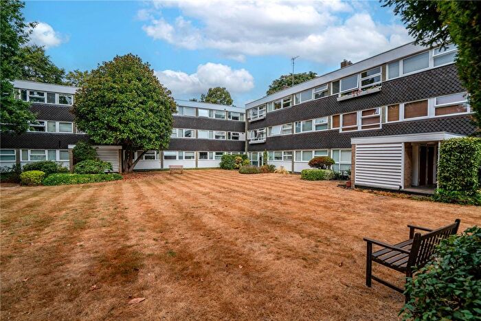 2 Bedroom Flat For Sale In Wellesley Road, Twickenham, TW2