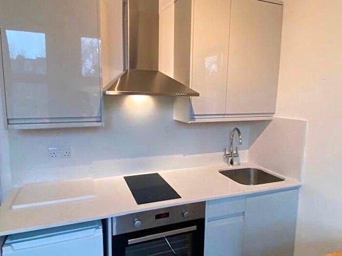 Studio To Rent In Talgarth Road, London, W14