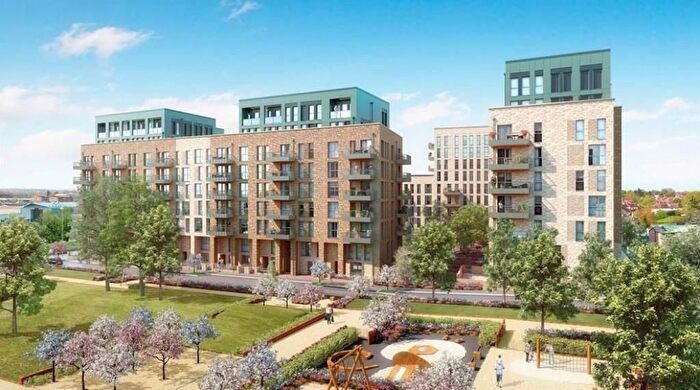 3 Bedroom Flat To Rent In Alacia Court, Palmerston Road, London, W3