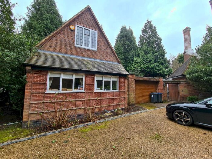 2 Bedroom Cottage To Rent In Bracebridge Road, Four Oaks, Sutton Coldfield, B74