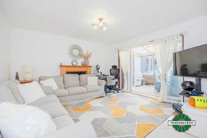 3 Bedroom End Of Terrace House To Rent In Fennells, Harlow, Essex, CM19