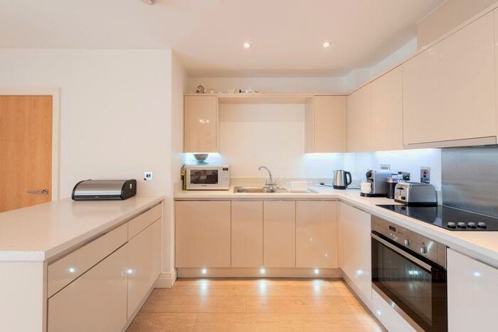 3 Bedroom Apartment To Rent In Chelmsford Road, London, N14