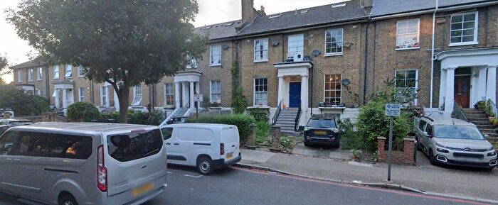 1 Bedroom Flat To Rent In Camden Road, London, N7