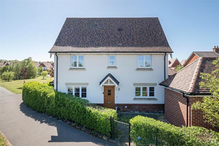 3 Bedroom Semi-Detached House For Sale In Diamond Jubilee Way, Wokingham, Berkshire, RG40