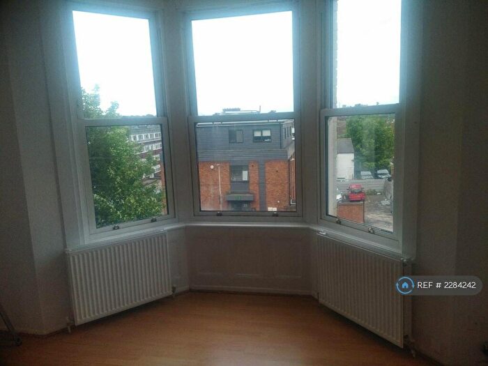 2 Bedroom Flat To Rent In Ash Villa, Luton, LU1