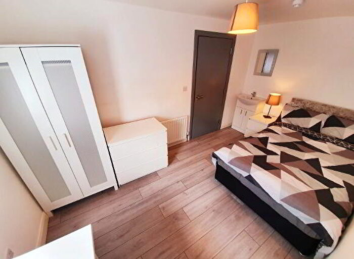 7 Bedroom Double Rooms To Rent In Room, Magdela Street, Belfast, BT7