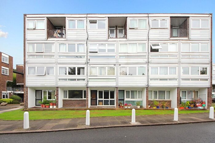 1 Bedroom Maisonette For Sale In Fairlea Place, London, W5