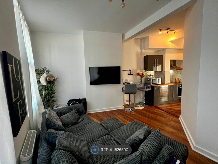 2 Bedroom Maisonette To Rent In Sydenham Road, London, SE26