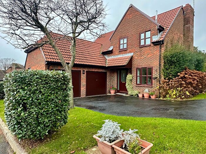 3 Bedroom Detached House For Sale In Byworth Close, Bexhill-On-Sea, TN39